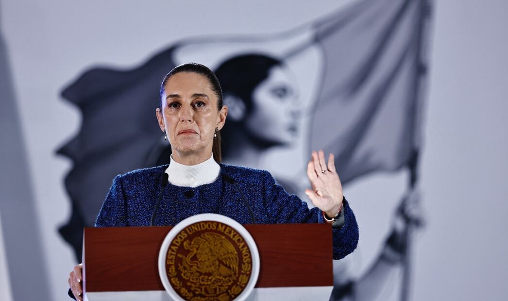 La Presidenta reiteró su oposición a reglamentar el uso de vapeadores en México, dijo que la reforma que se discute en el Congreso será aprobada y anunció que expertos del ISSSTE y del IMSS van a explicar los daños que provocan a la salud. Foto: EFE