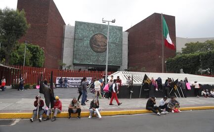 Manifestantes cierran accesos a San Lázaro; impiden ingreso a diputados