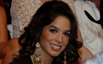 Bibi Gaytán pasea con sus hijas por la CDMX