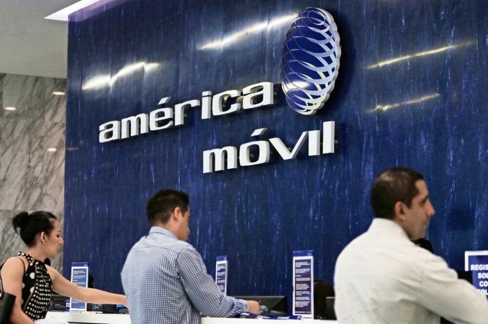 En telefonía fija, 94% de los encuestados tienen contrato con Telmex, mientra s que en telefonía móvil, Telcel cuenta con 67% de los usuarios en zonas rurales (ARCHIVO EL UNIVERSAL)