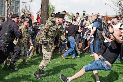 Arrestan a miles en marchas antiPutin