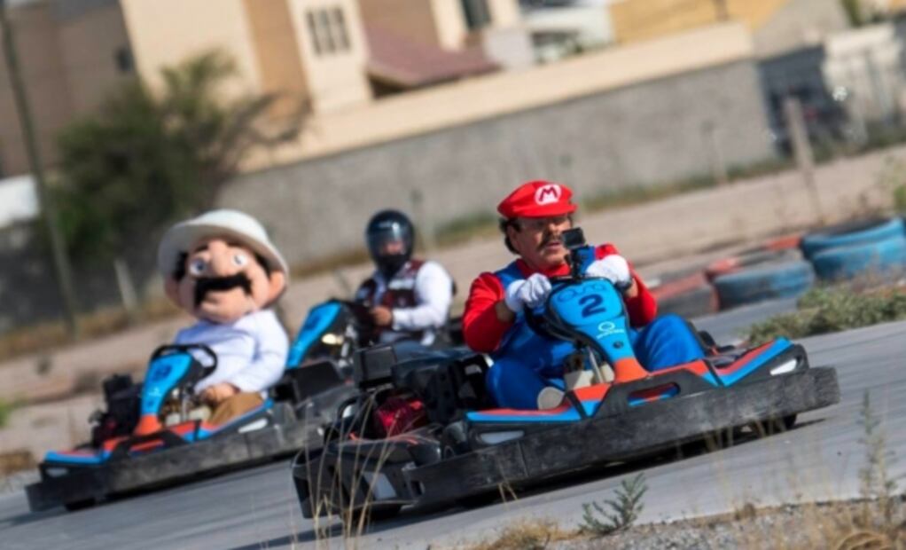 Candidatos se disfrazan y suben fotos a sus redes sociales para celebrar el Día del niño