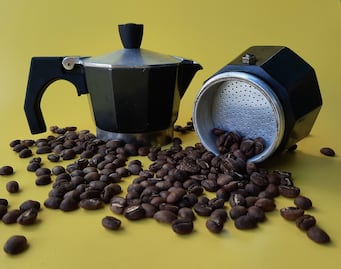 Esta es la cafetera que tiene tu café listo en minutos y no tienes que lavar