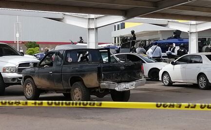 Atacan a tiros a pareja acompañada de un niño en plaza comercial en Sinaloa