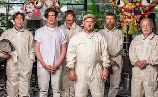 Guitarrista de Modest Mouse queda fuera de la gira tras polémica por mensajes explícitos a una menor de edad