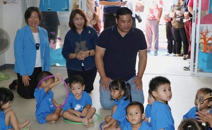 Hijo del rey de Tailandia regresa sorpresivamente tras 27 años viviendo en el extranjero