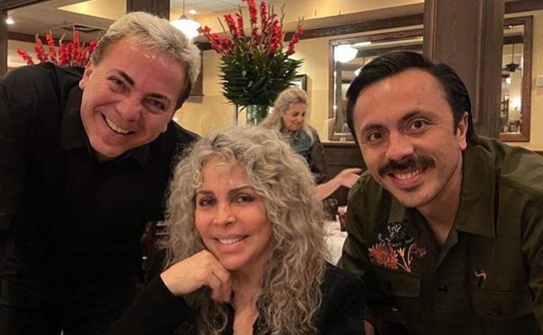 Verónica Castro y sus hijos. Fuente: Instagram @michcastro