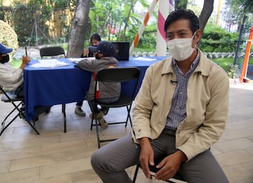 Pasa hasta 7 horas en parque con internet para que sus hijos hagan la tarea