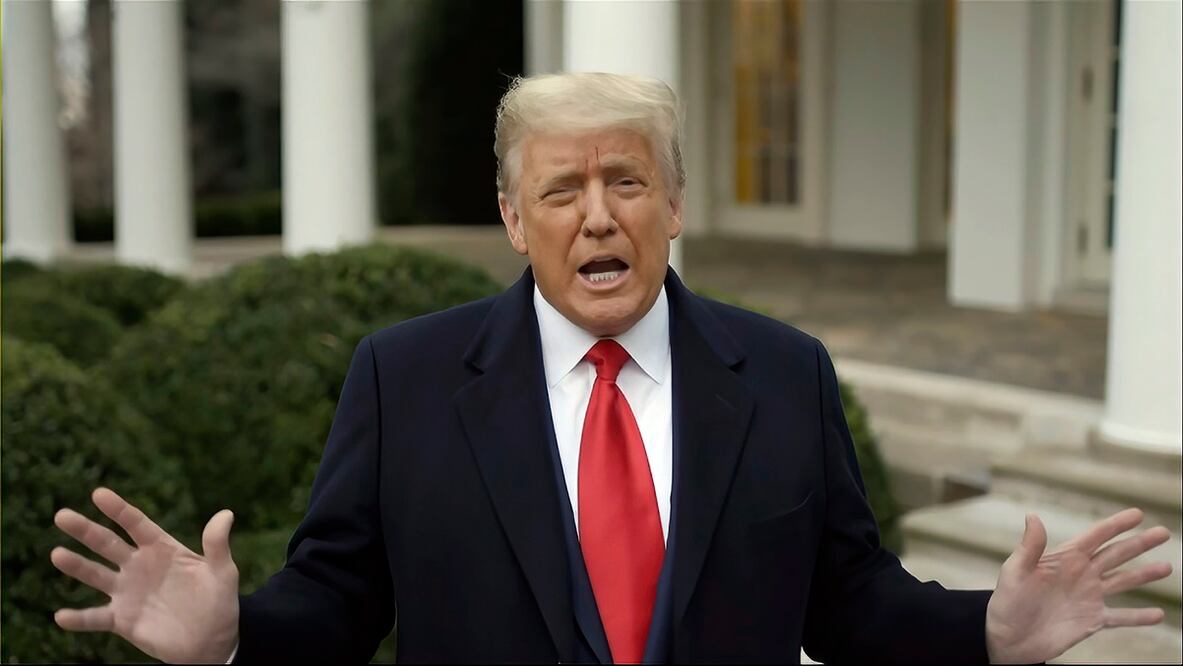 El fiscal especial a cargo de la investigación a Donald Trump en el caso del asalto al Capitolio presentó este martes una nueva acta de acusación contra el exmandatario estadounidense. Foto: AP/Archivo