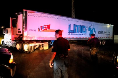 Critican malos tratos a 157 cadáveres en tráiler abandonado en Guadalajara