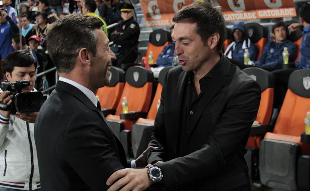 Pedro Caixinha y Diego Alonso durante un juego entre Rayados y América del Apertura 2018. FOTO/IMAGO7