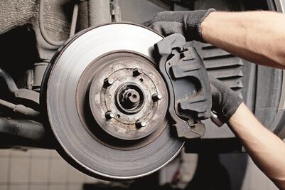 ¿Qué hacer para evitar un accidente si te quedas sin frenos?