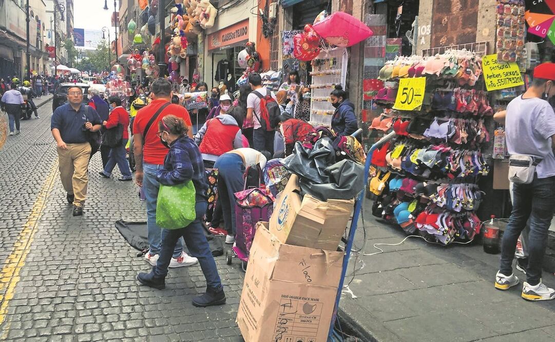 El gobierno local va a ejercer sus atribuciones en el reordenamiento del ambulantaje, dijo Batres. Foto: Diego Simón. EL UNIVERSAL