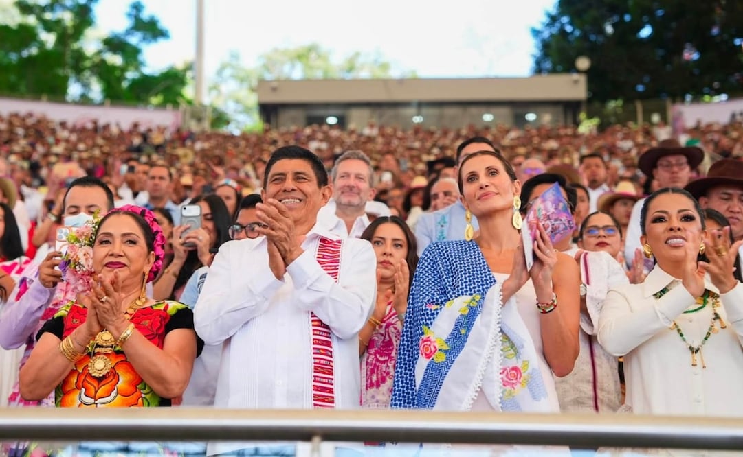 En esta celebración estuvo presente el Gobernador Salomón Jara Cruz, la Presidenta Honoraria del Sistema DIF Oaxaca, Irma Bolaños Quijano y la representante de la Diosa Centéotl 2026, Enid Azucena Torres Agustiniano. Foto: Especial