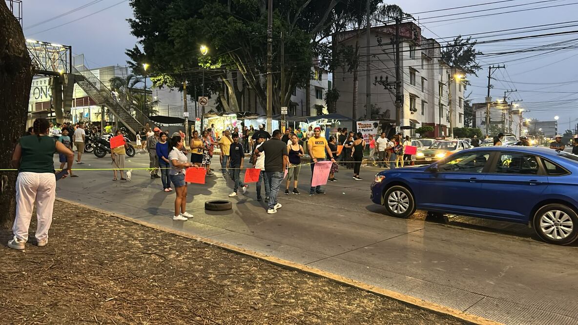 La ciudad de Xalapa, capital de Veracruz, vive una jornada de bloqueos ciudadanos debido a la falta de agua potable. Foto: especial