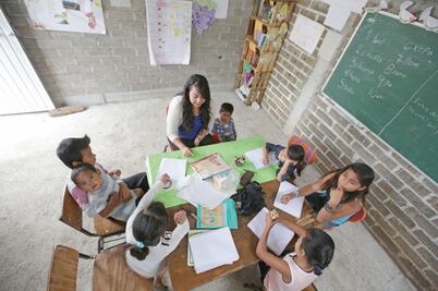 Migrantes. Escuelas para pobres, en cuartos de albergues