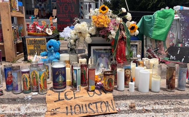 Familia despide a migrante mexicano baleado por ICE en Houston; comunidad exige justicia por su muerte