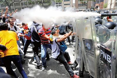 Choques en Venezuela dejan decenas de heridos