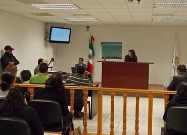 Rezagada, instrucción en juicios orales