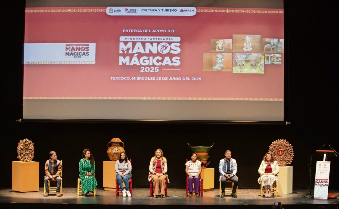 La dispersión de los recursos a artesanos de 38 municipios inició en el Centro Cultural Mexiquense Bicentenario de Texcoco. Foto Darío Luna / EL UNIVERSAL