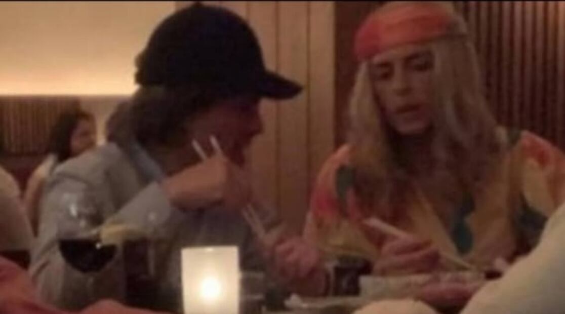 Por privacidad usamos las pelucas, explica novia de Peña