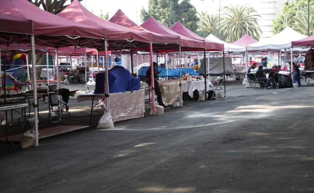 La mayor parte de las carpas ya están montadas, pero el bazar permanece cerrado.
Foto: Carlos Mejía