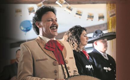 "Mariachis" tocan para salvar recuerdos