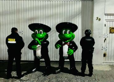 Encuentran en Neza las dos figuras de rana de “Señor Frogs” desaparecidas tras paso del huracán “Otis” en Acapulco