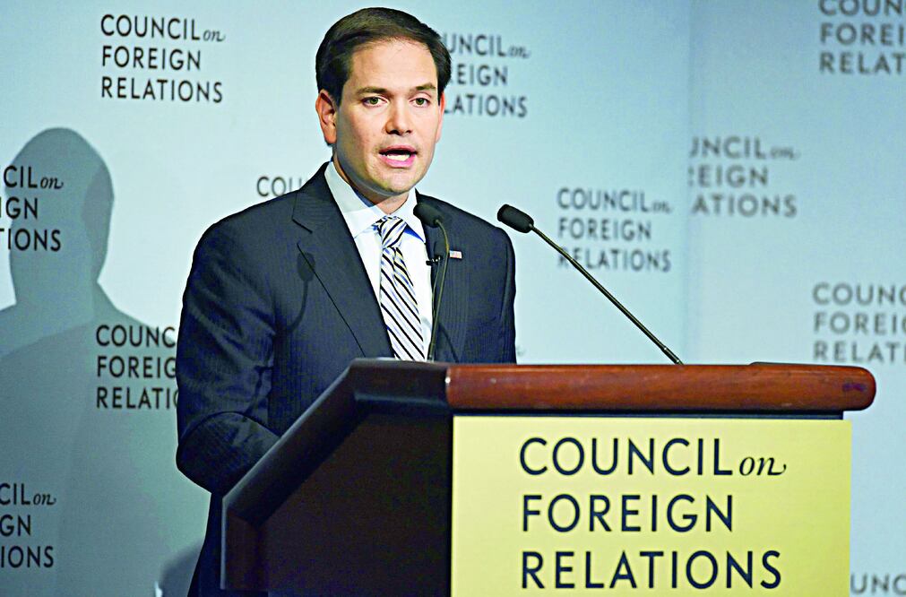 El aspirante presidencial republicano Marco Rubio habla sobre su política exterior, durante un acto en el Consejo de Relaciones Exteriores, en Nueva York (JUSTIN LANE / EFE)