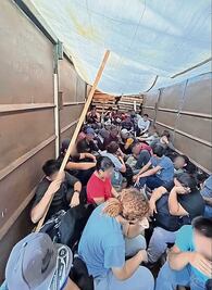 Se incrementa el traslado de migrantes en tráileres