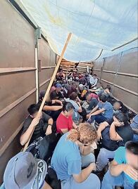 Se incrementa el traslado de migrantes en tráileres