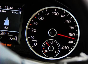 ¿A qué velocidad gasta menos gasolina un auto?