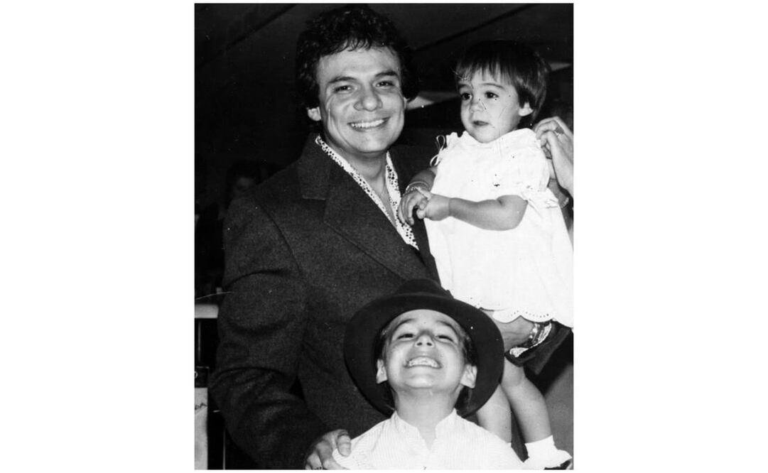 José José con sus hijos. Fototeca EL UNIVERSAL 