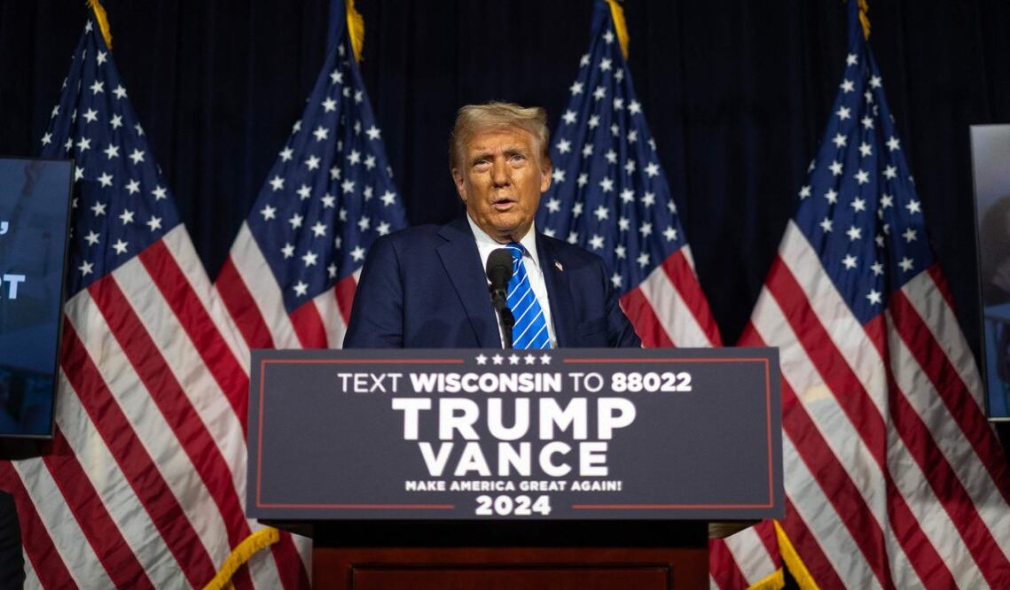 El ex presidente y candidato presidencial republicano Donald Trump habla en una rueda de prensa en el Discovery Center el 1 de octubre de 2024 en Milwaukee, Wisconsin. Foto: AFP/Archivo