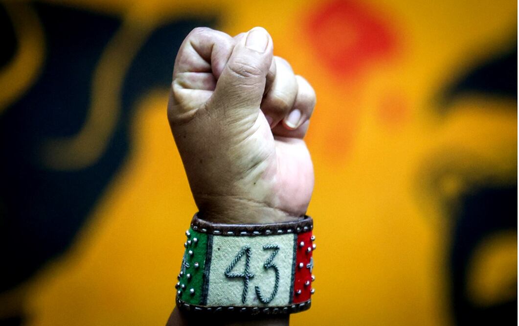 Docentes del SNTE realizan marcha por el caso de los 43 de Ayotzinapa en Tuxtla Gutiérrez.
Foto: Diego Simón Sánchez/EL UNIVERSAL