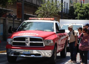 Evacúan a más de 100 empleados de Plaza Fórum de Tlaquepaque, Jalisco, por explosión en un local de comida; no hay lesionados