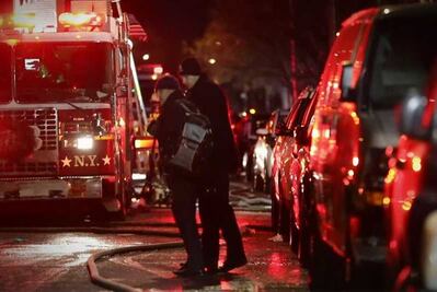 Niño que jugaba con horno podría haber causado incendio en Nueva York