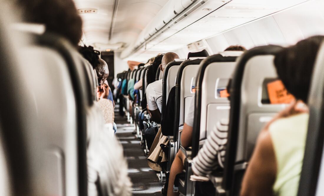 Algunas aerolíneas ofrecen descuentos a adultos mayores. Foto: Unsplash