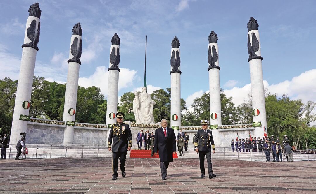 El presidente Andrés Manuel López Obrador encabezó ayer en el Altar a la Patria el 174 Aniversario de la Gesta Heroica de los Niños Héroes. Foto: PRESIDENCIA