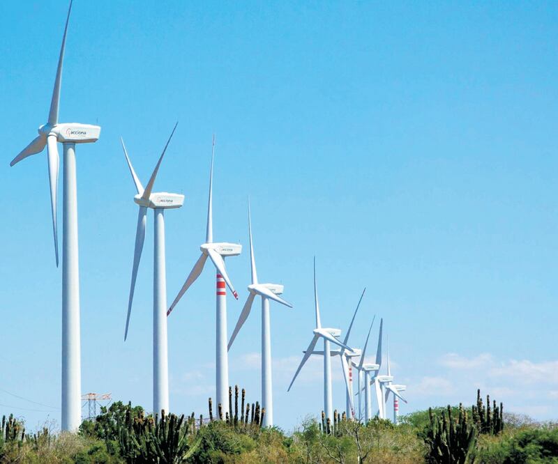 La reforma afectaría a 105 proyectos de generación de energía eólica y solar con una inversión por 451 mil 289 millones de pesos, advierten diputados. Foto: ARCHIVO EL UNIVERSAL