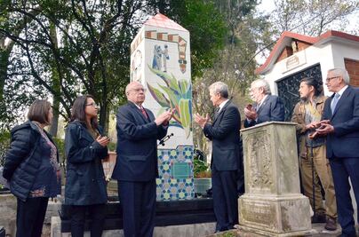 Develan mural del Doctor Gaviño en la Rotonda de las Personas Ilustres