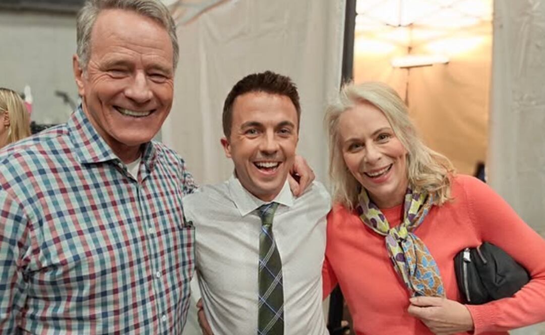 El actor Frankie Muniz junto a sus padres en "Malcom el de enmedio": Bryan Cranston y Jane Kaczmarek. Foto: Instagram oficial.