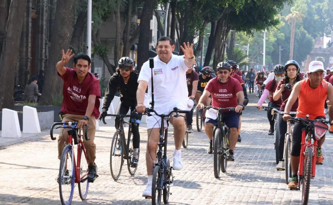 Alejandro Armenta en una rodada ciclista en Puebla. Foto: Especial