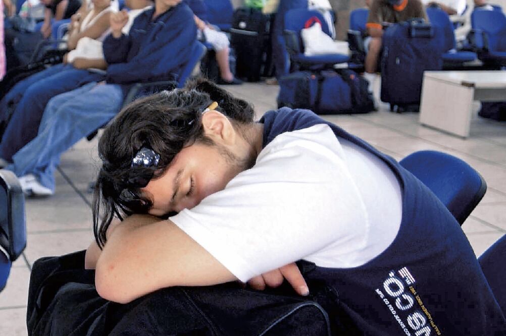 La ingesta excesiva de alimentos en la temporada dicembrina se relaciona con malestares que inducen al sueño, dice experta (ARCHIVO EL UNIVERSAL)