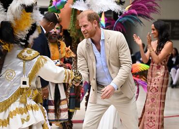 Príncipe Harry cumple 40 años con más dinero, pero distanciado de su familia