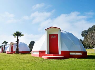 Duerme en un “iglú”, a dos horas de CDMX