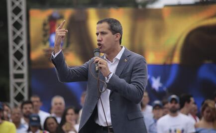 Guaidó cancela mitin en Venezuela tras denunciar bloqueos en carreteras