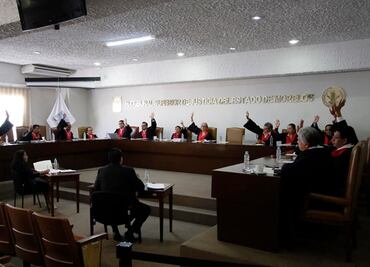 Integran Comisión para analizar juicio político contra "Cuau"