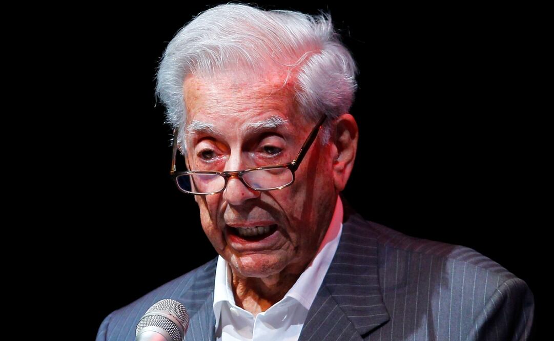El Premio Nobel de Literatura está en Guadalajara encabezando la V Bienal Mario Vargas Llosa. Foto: Francisco Guasco vía EFE