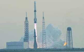 Blue Origin logra reutilizar propulsores de su cohete New Glenn; es su tercera misión